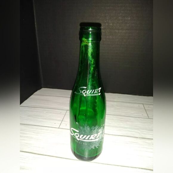 Vintage Soda Bottles Seven Up 7up & Squirt Set Of 3 Green Bottles 8'in Tall - Picture 7 of 9